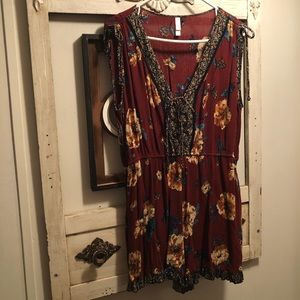 Xhilaration, Ladies Floral Short Romper, Size XL!!!